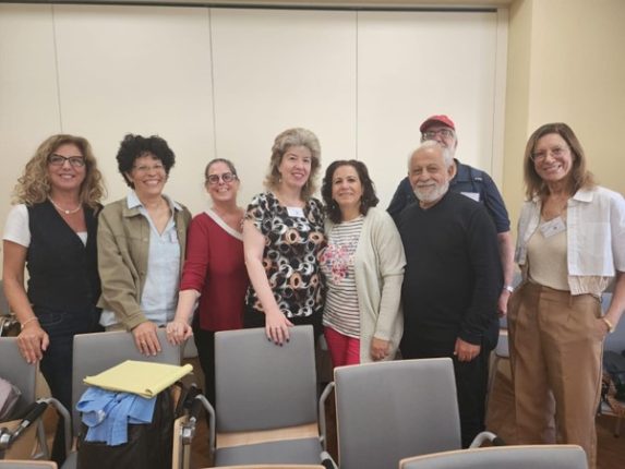 נציגים מסגל עברית בכנס בפולין